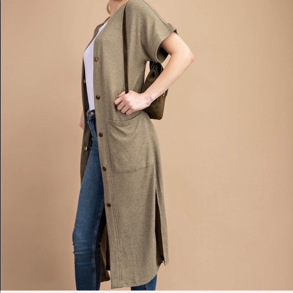 Two Tone Ribbed Button Down Cardigan - Picture 4 of 4